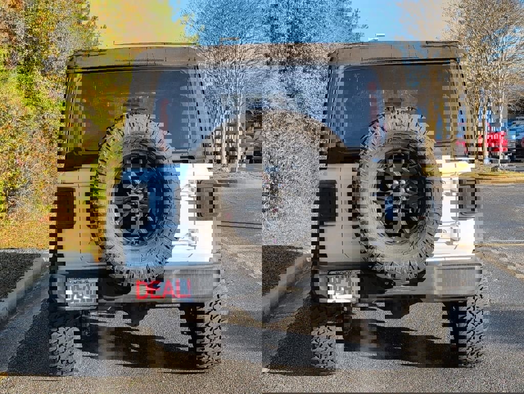 Used 2022 Jeep Wrangler Sport image 4