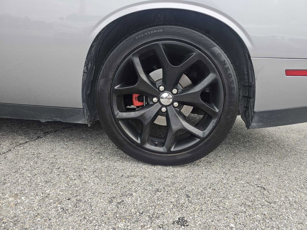 Used 2015 Dodge Challenger SXT Plus RWD image 4
