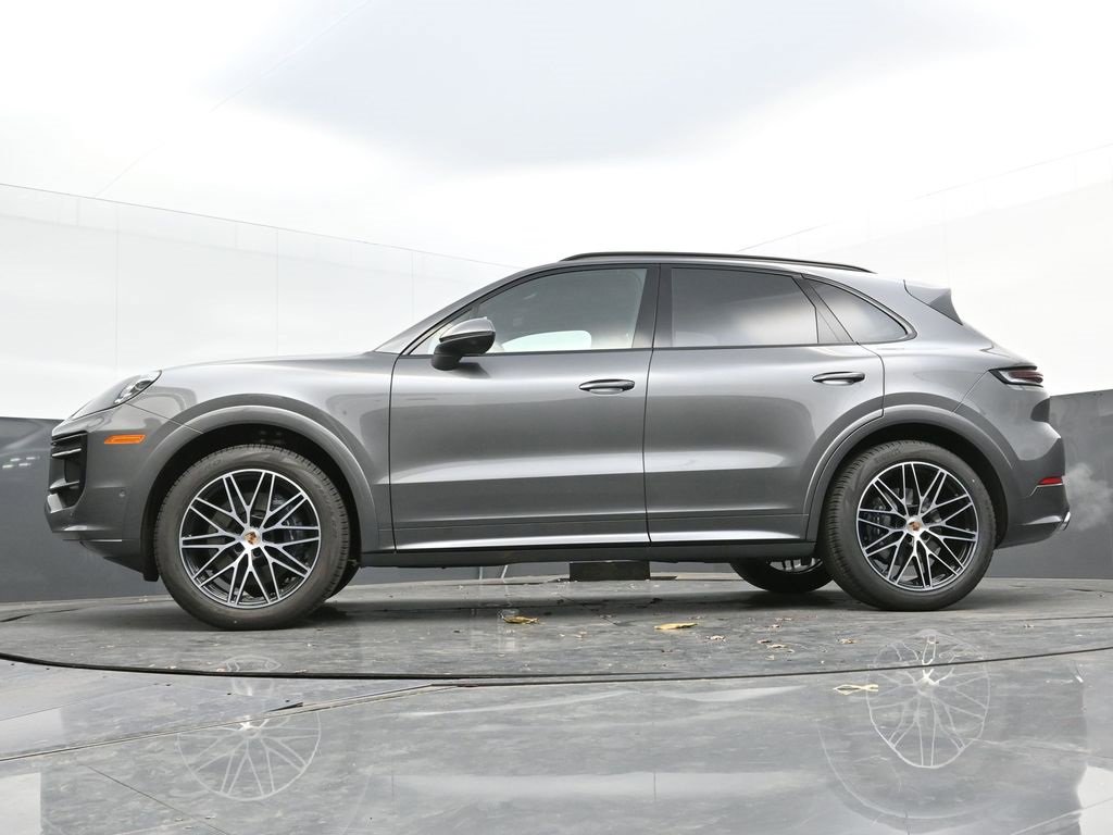 Certified 2025 Porsche Cayenne image 31