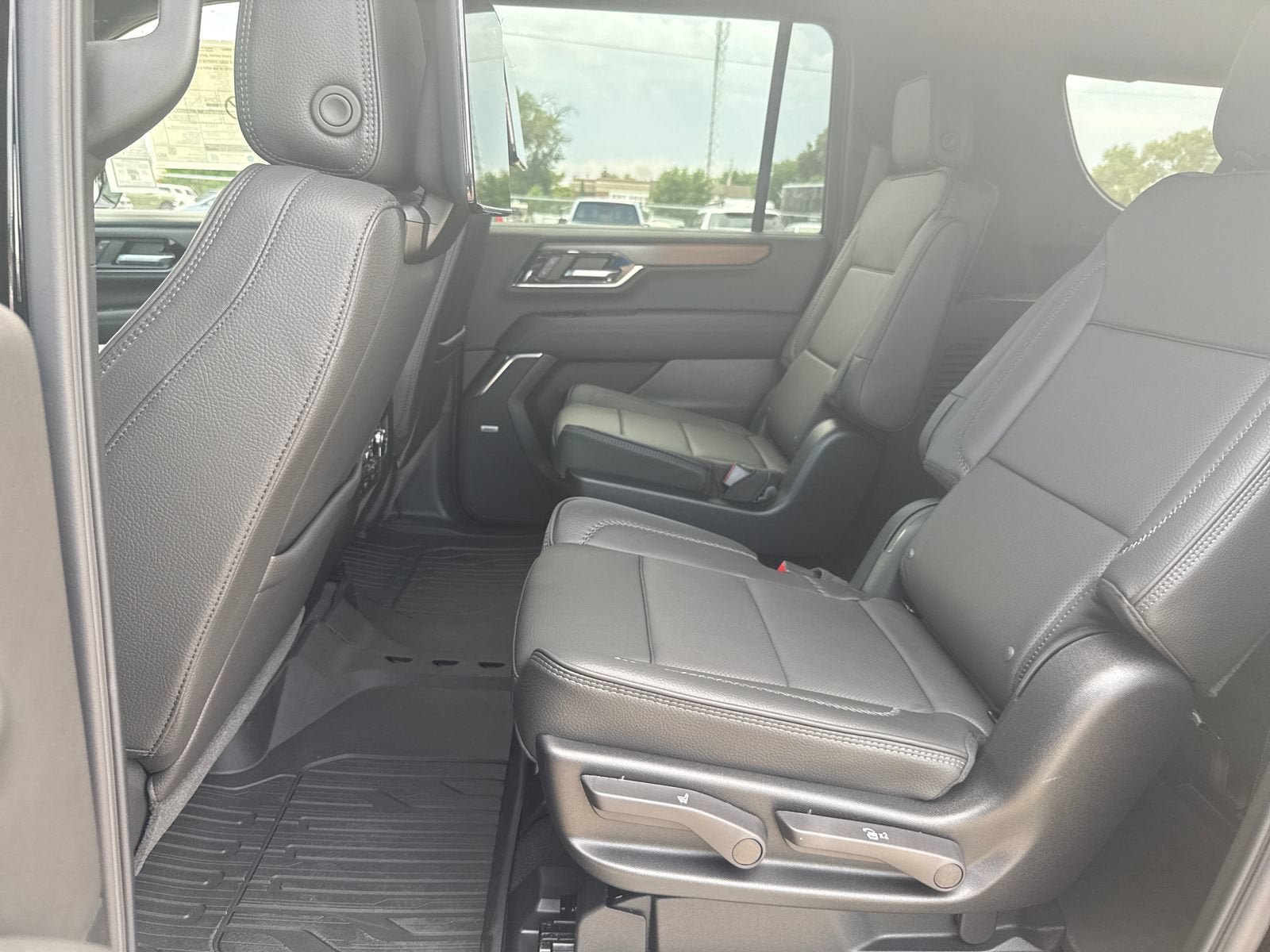 New 2026 GMC Yukon XL Denali w/ Advanced Technology Package AWD/4WD image 27