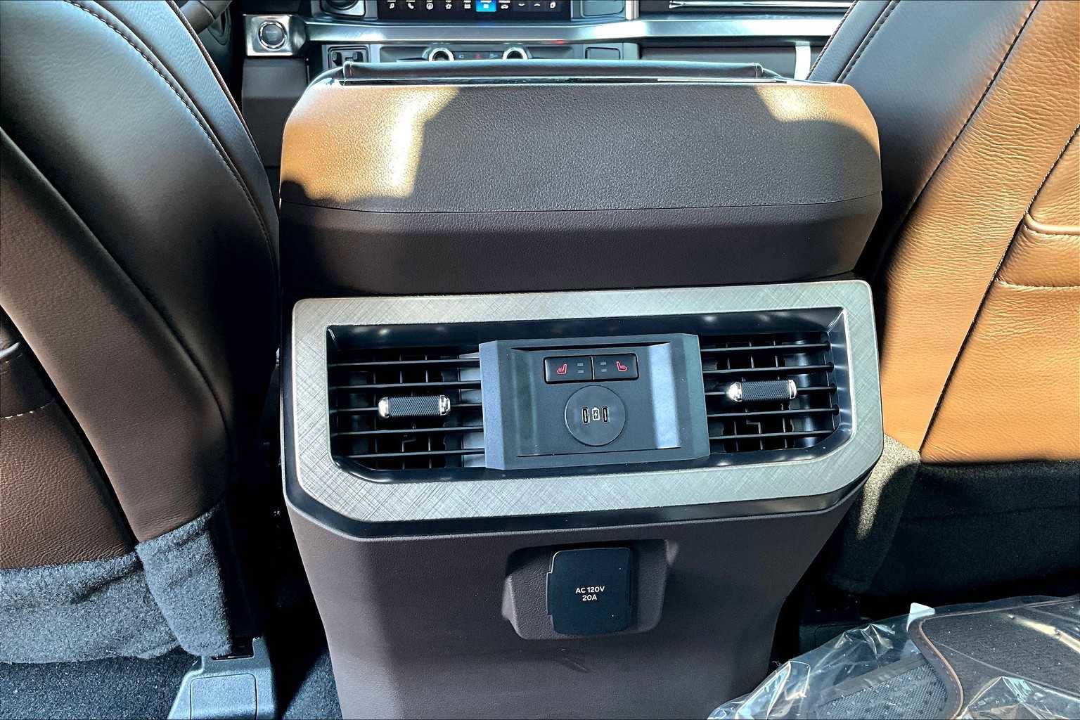 New 2025 Ford F350 King Ranch w/ FX4 Off-Road Package image 20