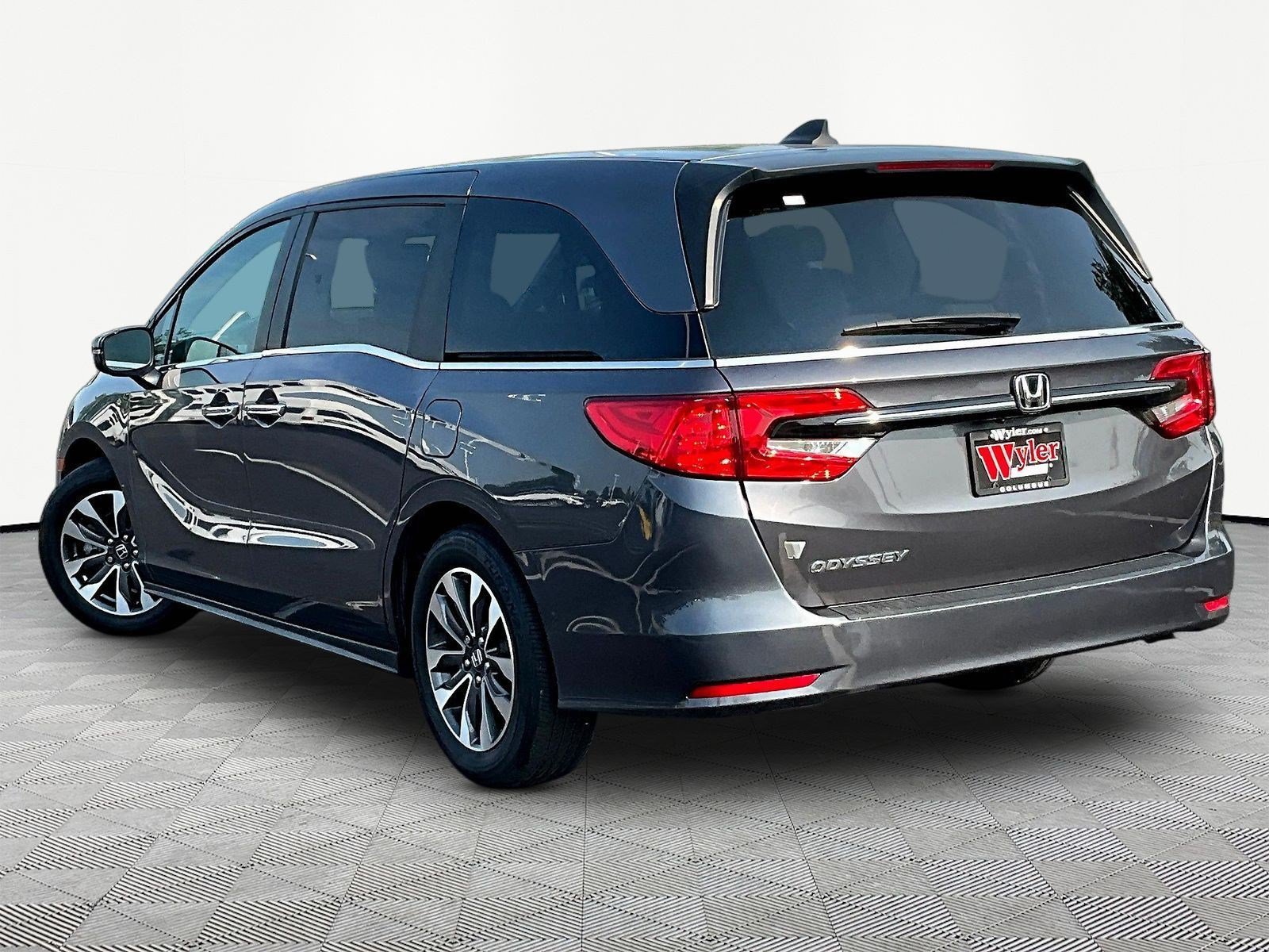Used 2023 Honda Odyssey EX-L image 4