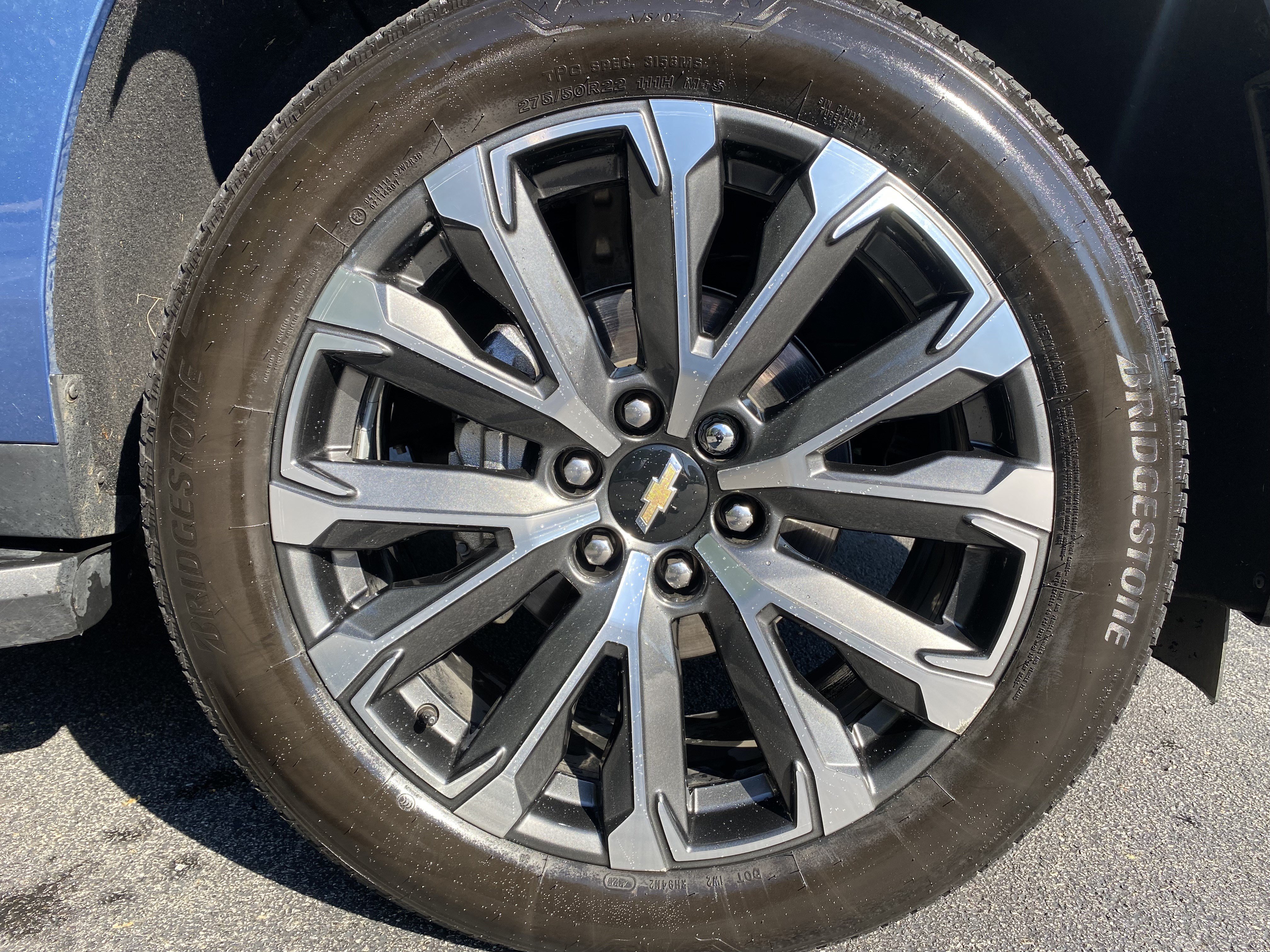 Used 2025 Chevrolet Tahoe High Country AWD/4WD image 13