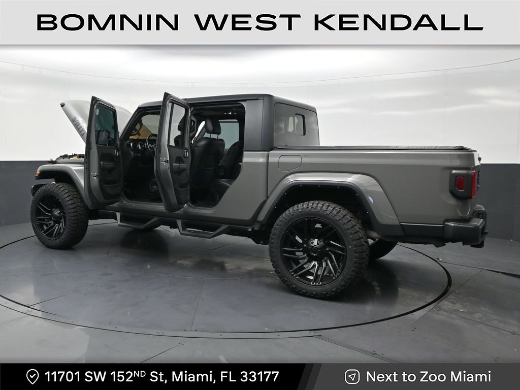 Used 2022 Jeep Gladiator Willys image 32