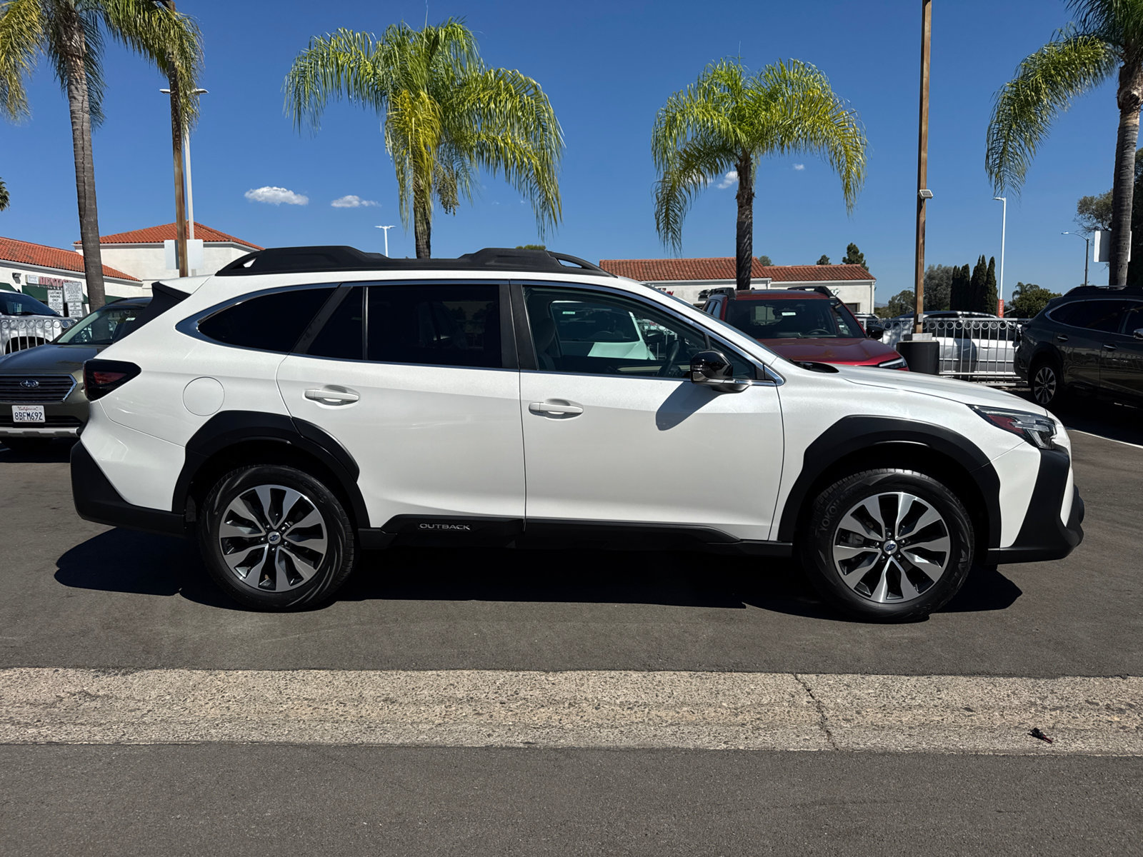 Certified 2024 Subaru Outback Limited AWD/4WD image 5