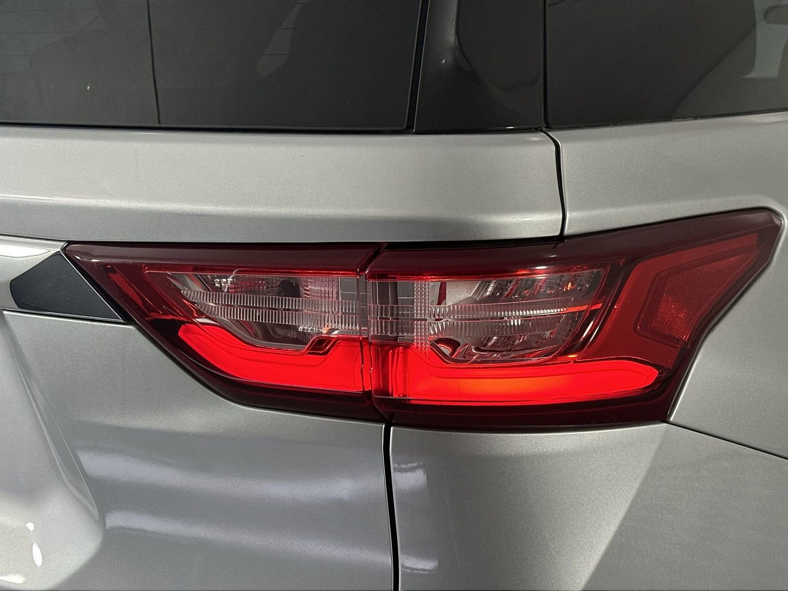 Used 2019 Chevrolet Traverse LT FWD image 26