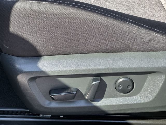 Used 2024 Nissan Rogue SV FWD image 28