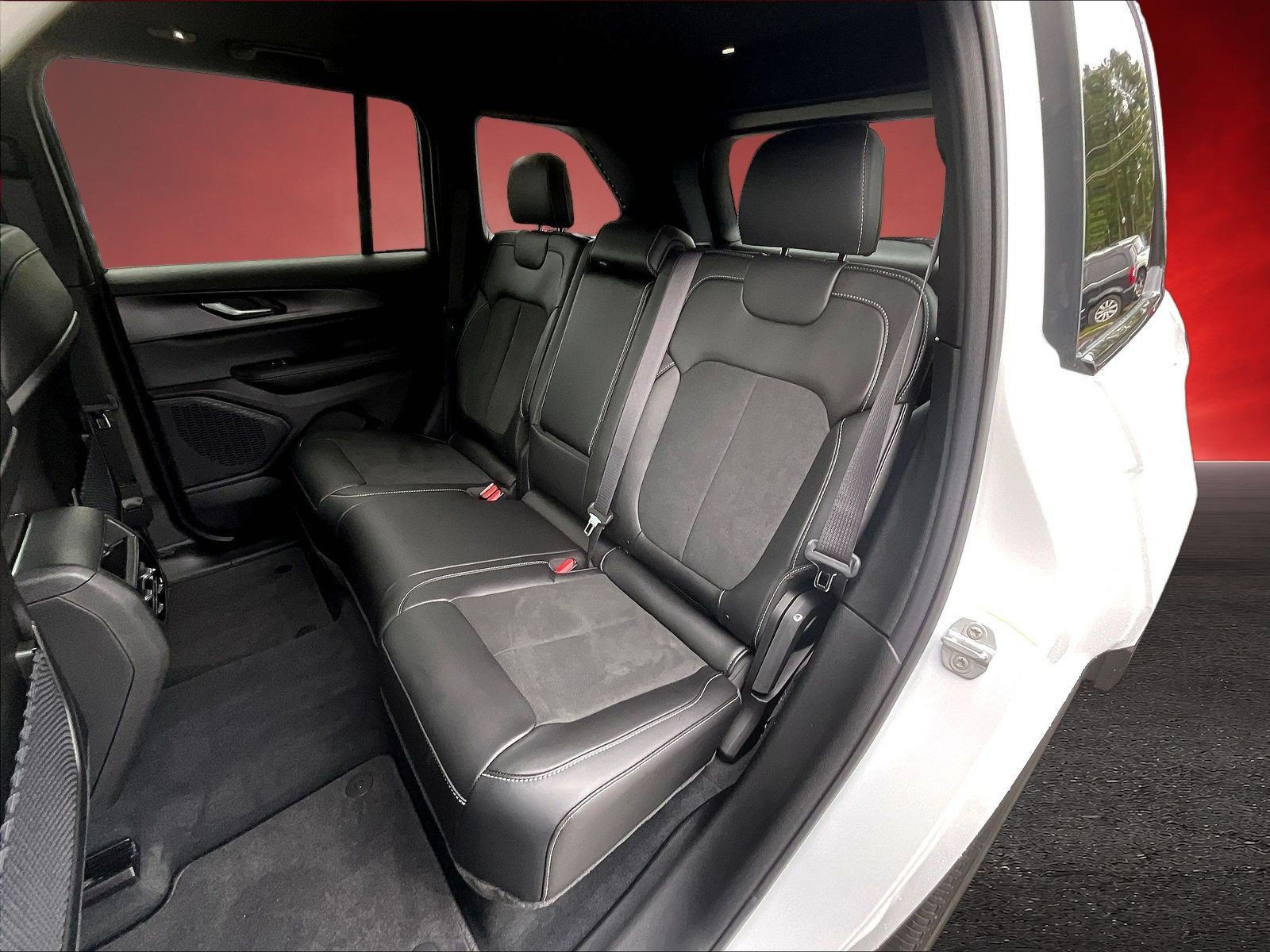 New 2027 Jeep Grand Cherokee Laredo X AWD/4WD image 10