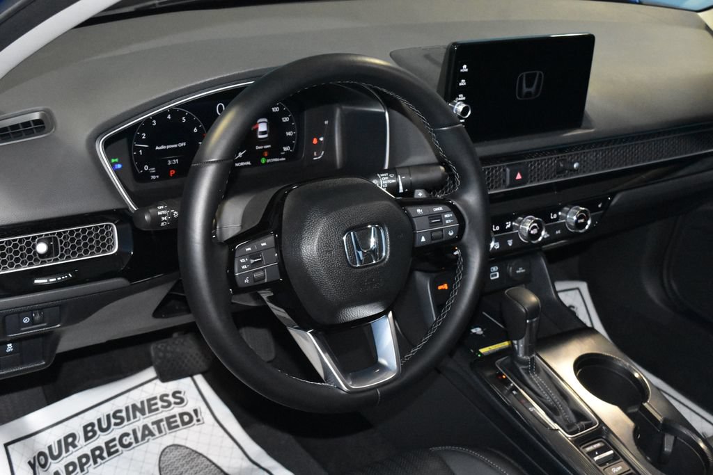 Used 2023 Honda Civic Touring image 2