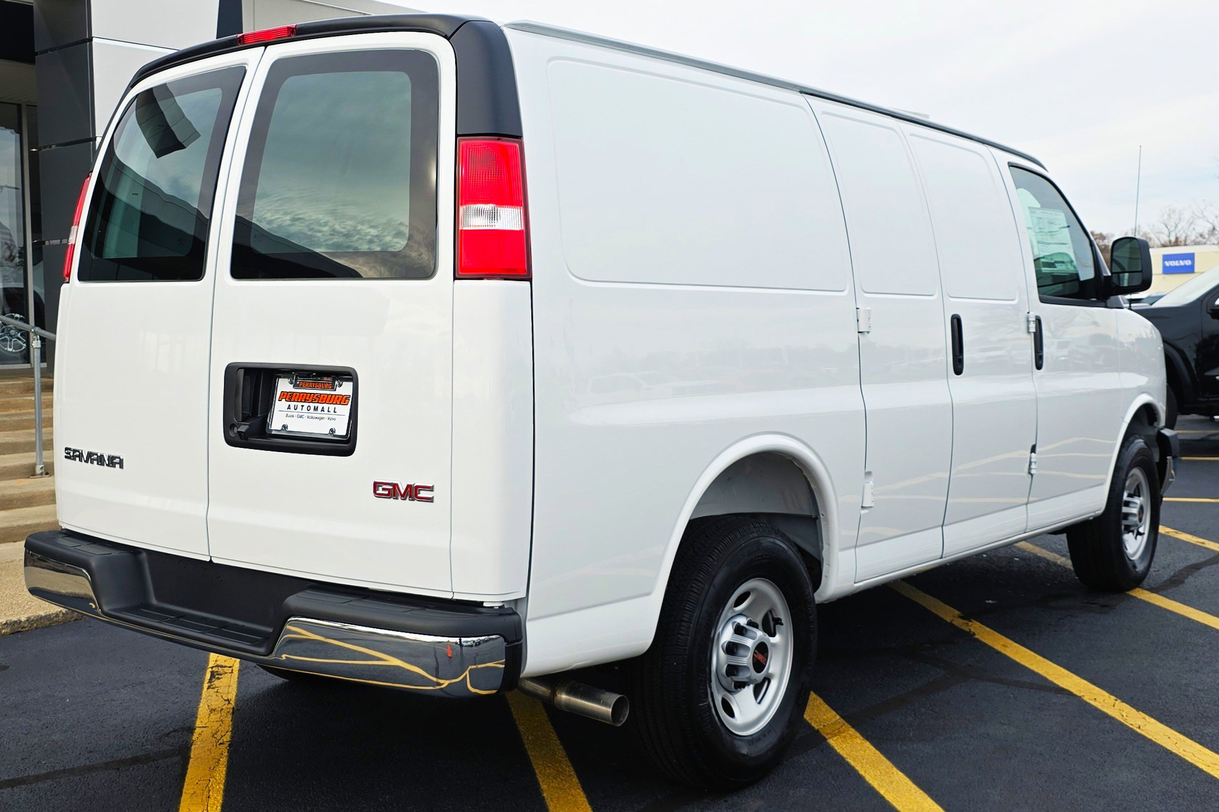 New 2025 GMC Savana 2500 w/ Chrome Appearance Package image 9