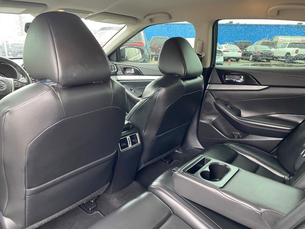 Used 2017 Nissan Maxima Platinum FWD image 14