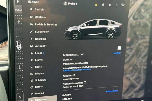 Used 2024 Tesla Model X image 30
