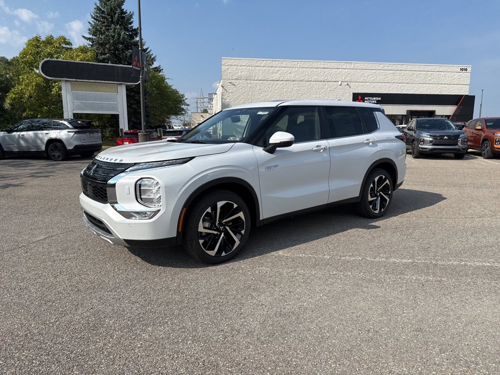 New 2025 Mitsubishi Outlander SE image 18