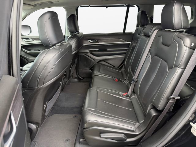 Used 2023 Jeep Grand Cherokee L Limited w/ Luxury Tech Group II AWD/4WD image 13