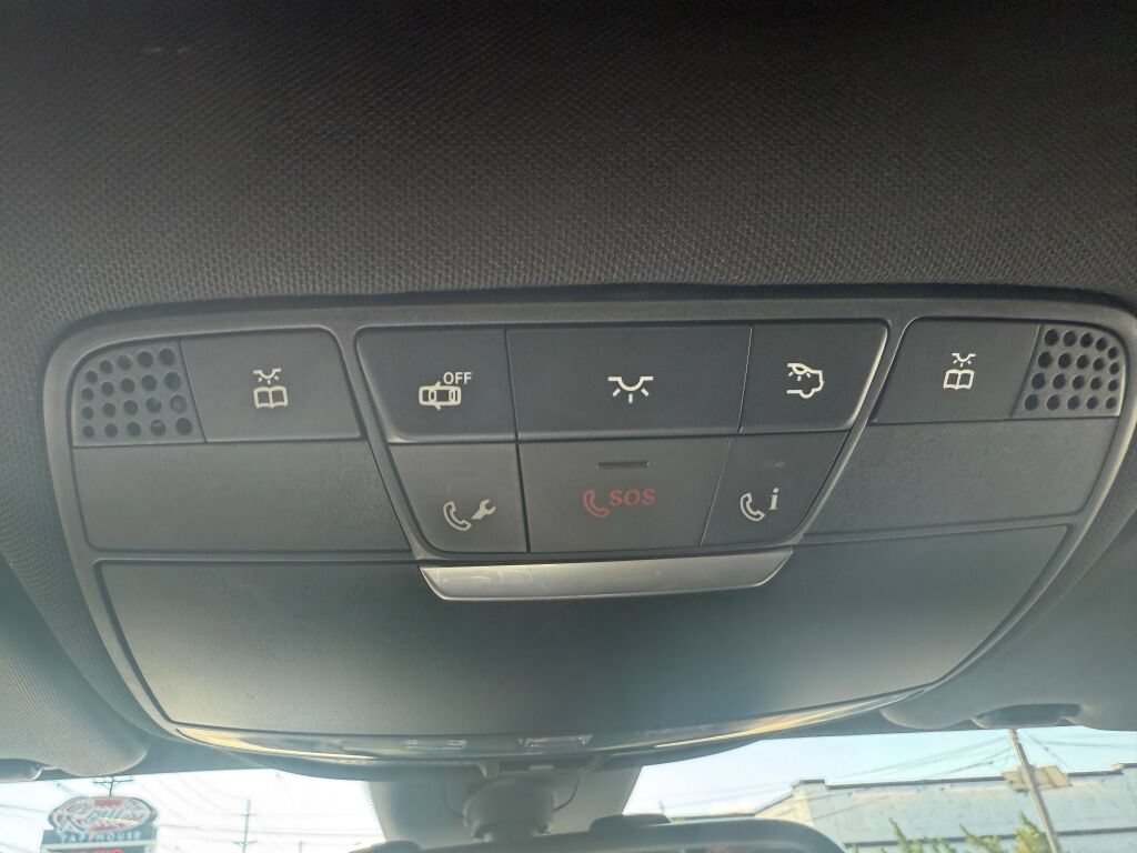 Used 2018 Mercedes-Benz C 300 4MATIC Sedan image 22
