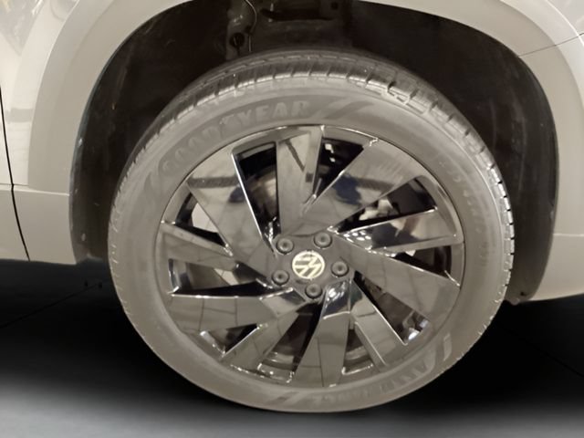 Certified 2024 Volkswagen Taos SEL AWD/4WD image 25
