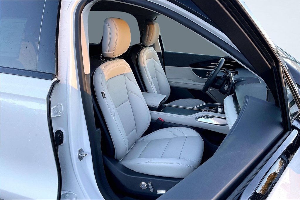 New 2026 Lincoln Nautilus Premier w/ Equipment Group 102A AWD/4WD image 11