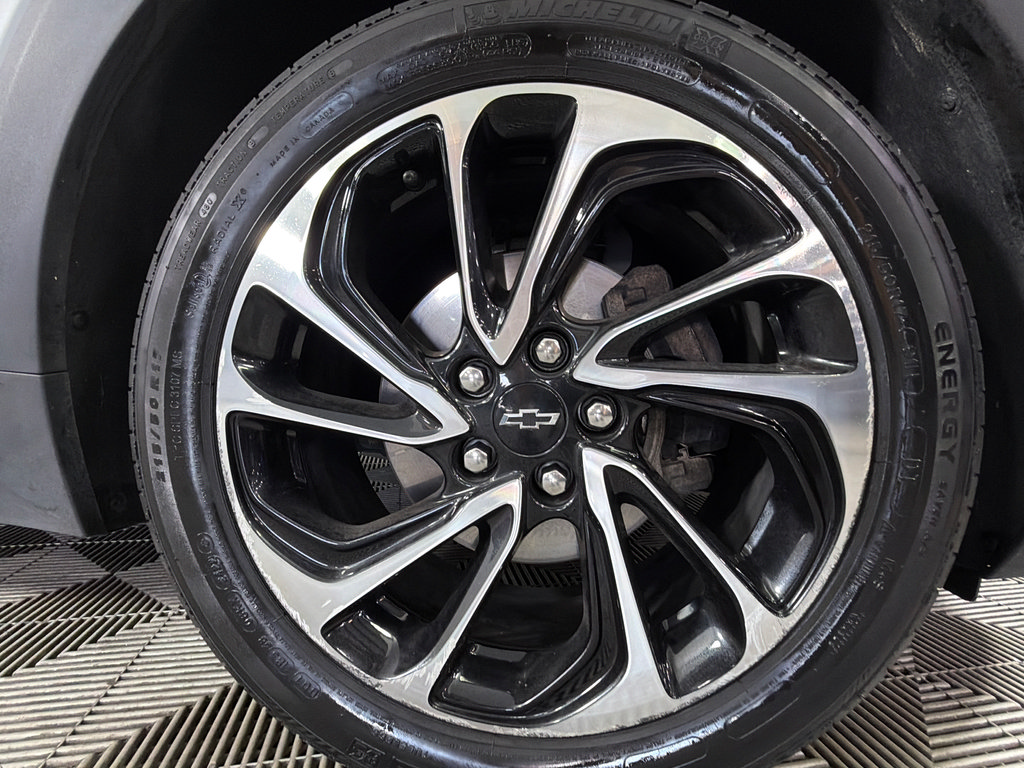 Used 2023 Chevrolet Bolt EUV Premier FWD image 37