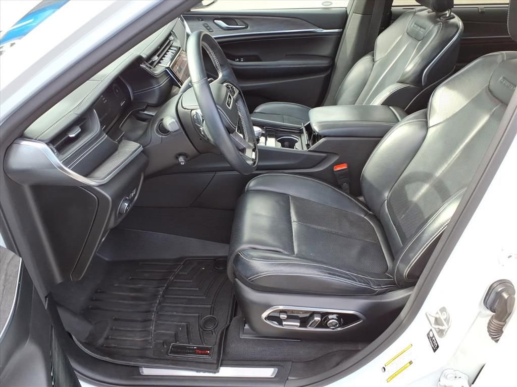 Used 2021 Jeep Grand Cherokee L Overland w/ Advanced Protech Group III image 11