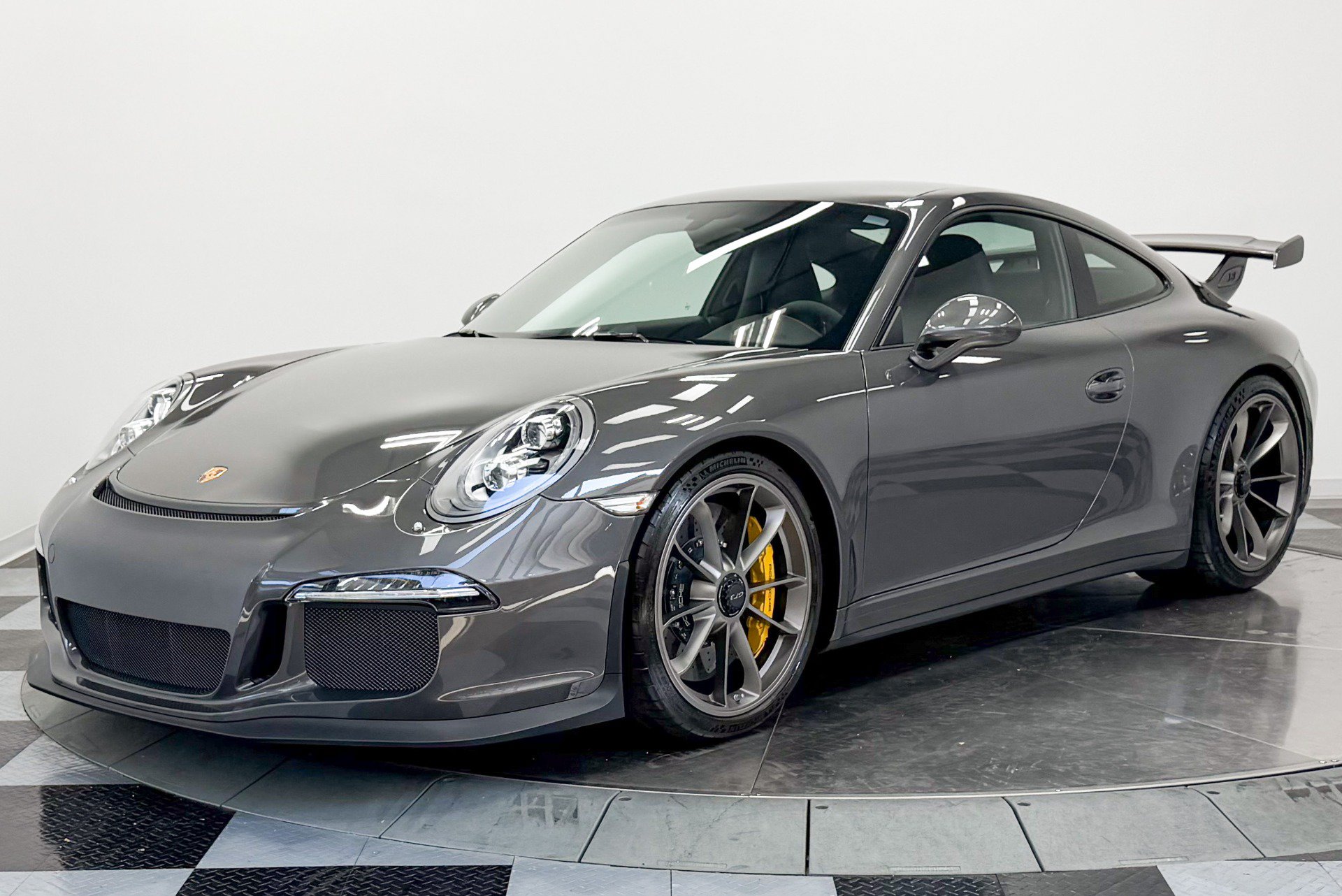 Used 2015 Porsche 911 GT3 RWD image 5