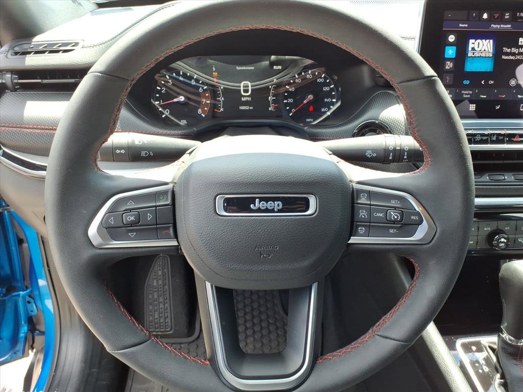 Used 2025 Jeep Compass Trailhawk AWD/4WD image 11