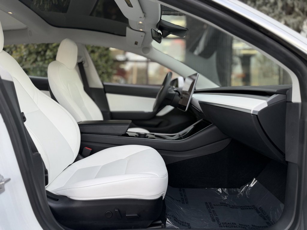 Used 2020 Tesla Model 3 Standard Range Plus image 33