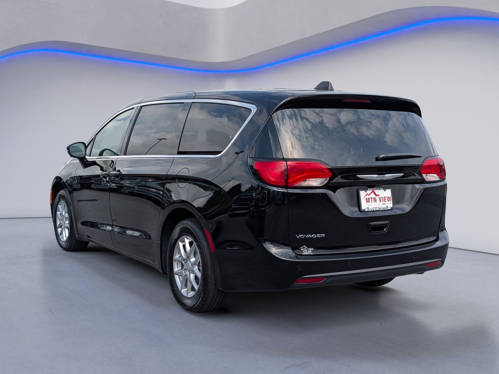 New 2026 Chrysler Voyager LX image 5