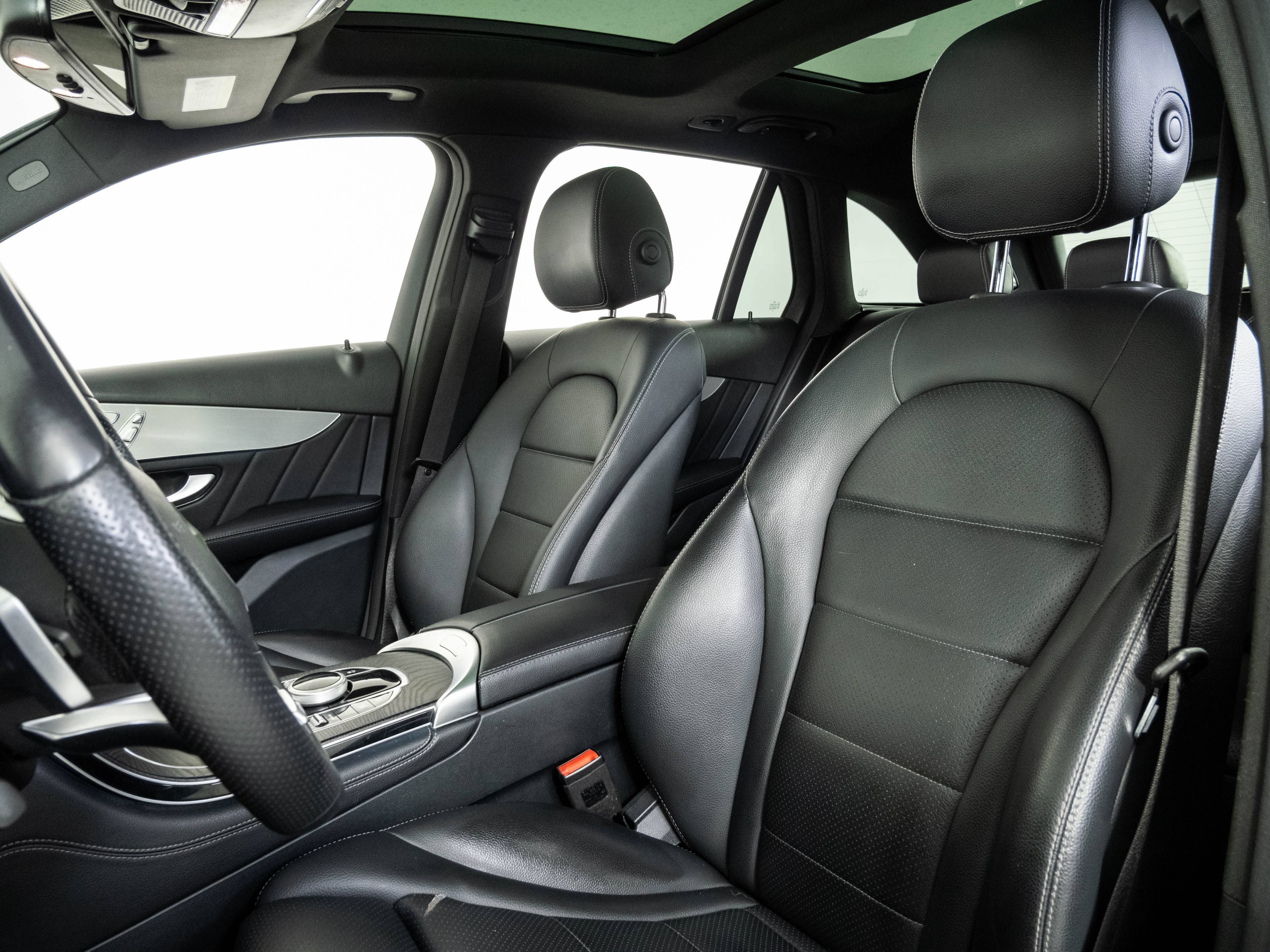 Used 2019 Mercedes-Benz GLC 300 image 5