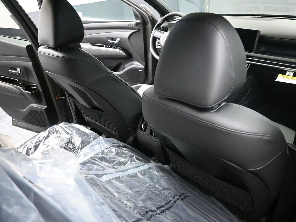 Certified 2025 Hyundai Santa Cruz Limited image 15