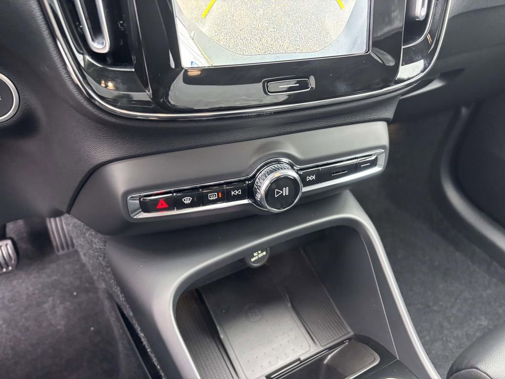 New 2026 Volvo XC40 B5 Plus w/ Protection Package Premier image 21