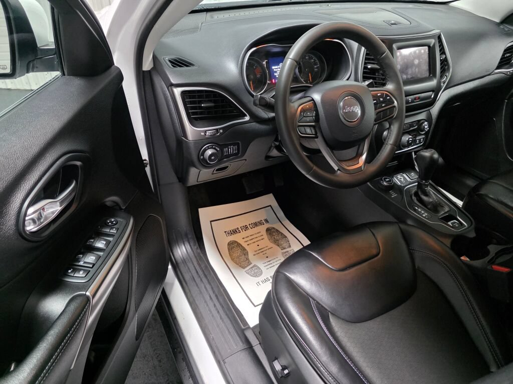 Used 2020 Jeep Cherokee Latitude Plus AWD/4WD image 6