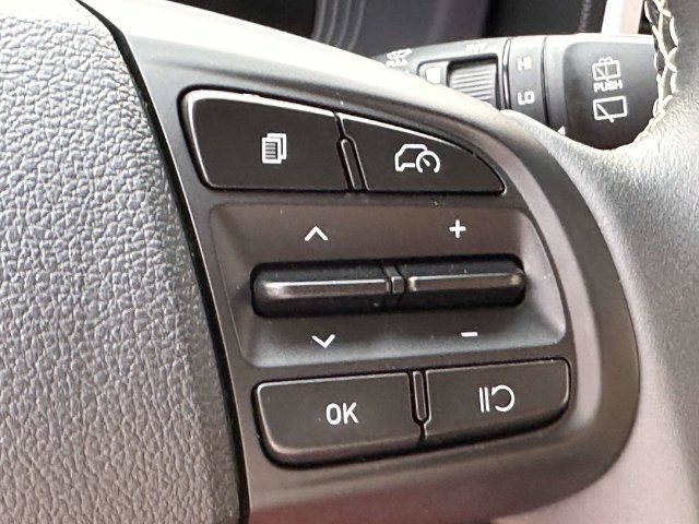 Used 2025 Hyundai Venue Limited FWD image 28