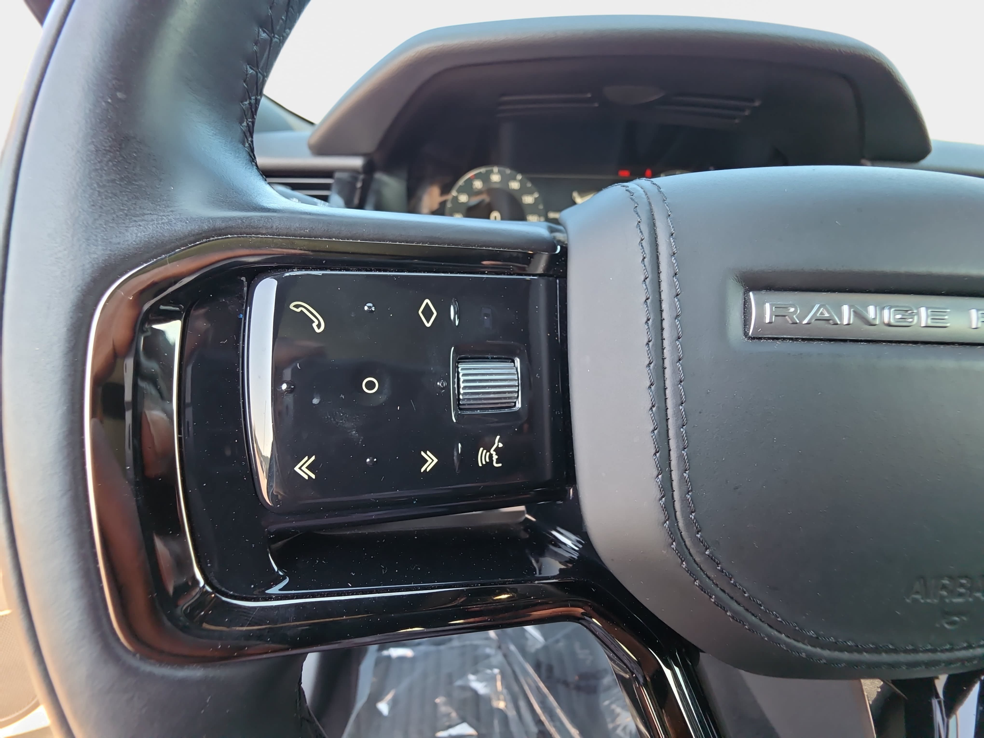 Used 2024 Land Rover Range Rover Velar Dynamic SE AWD/4WD image 17