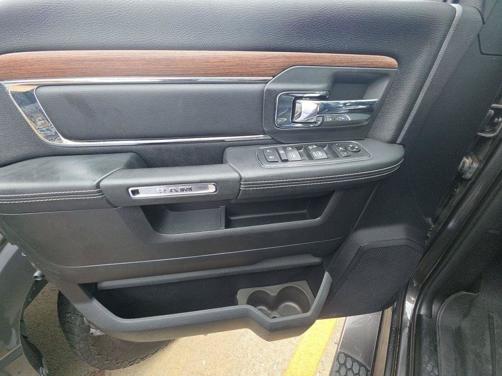 Used 2018 RAM 2500 Laramie w/ Sport Appearance Group AWD/4WD image 11