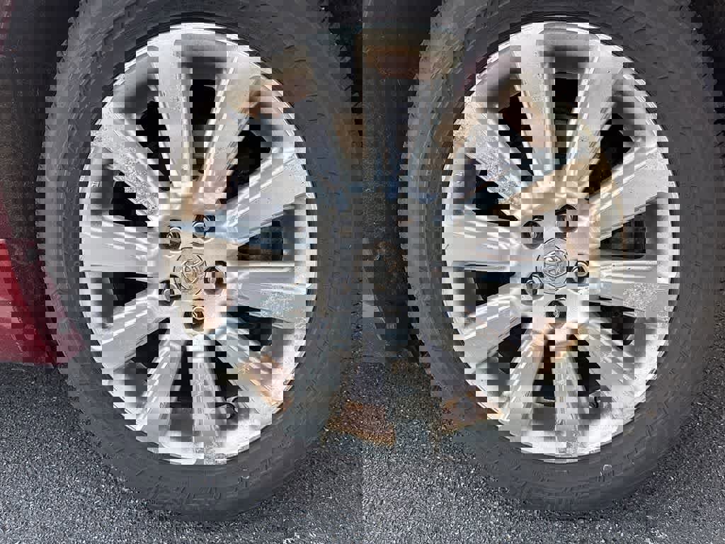 Used 2012 Toyota Sienna XLE image 7