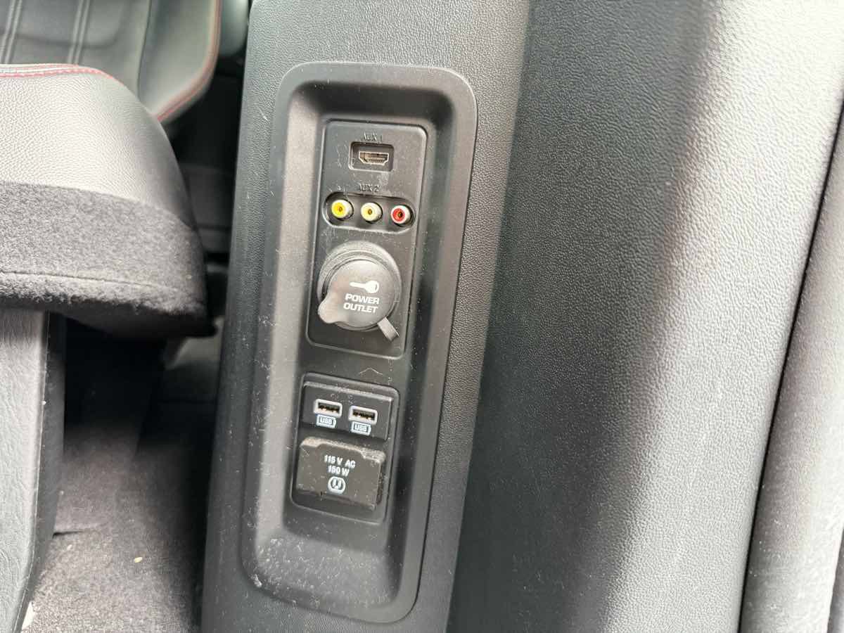 Used 2014 Dodge Grand Caravan R/T w/ Safety Sphere Group FWD image 11