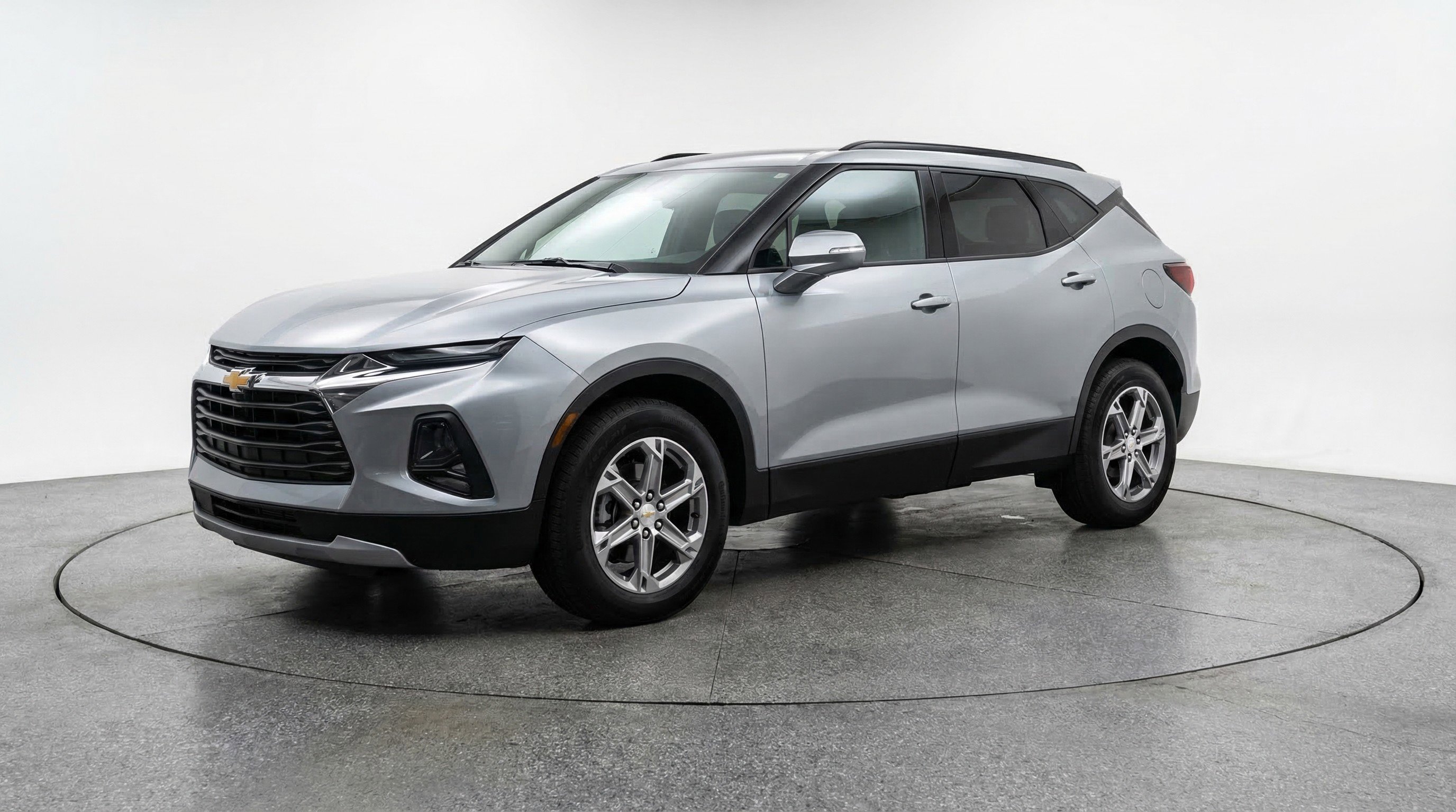 Used 2025 Chevrolet Blazer LT FWD image 3
