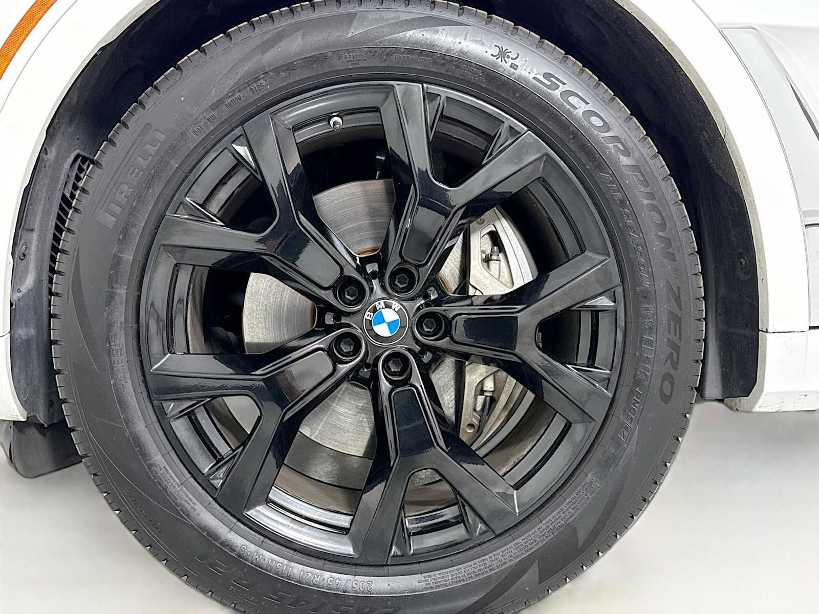 Used 2024 BMW X7 xDrive40i w/ Premium Package AWD/4WD image 33