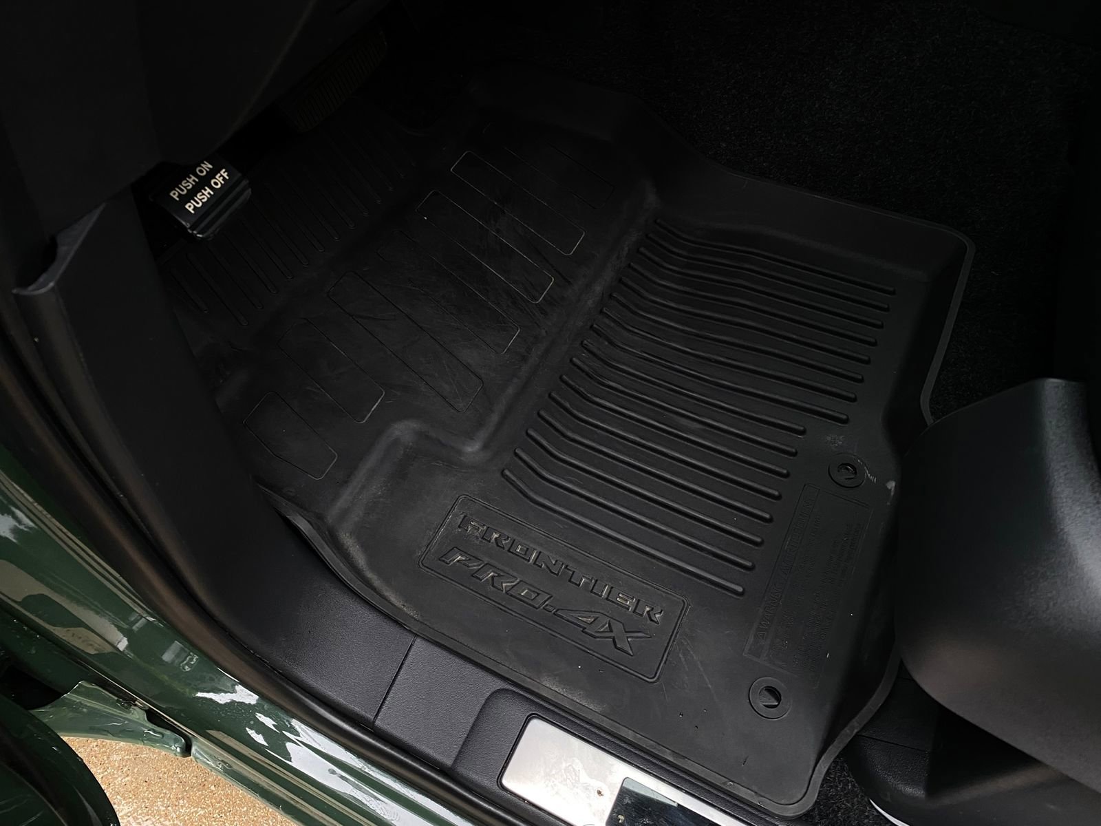 Used 2023 Nissan Frontier PRO-4X w/ Pro-4X Premium Package image 14