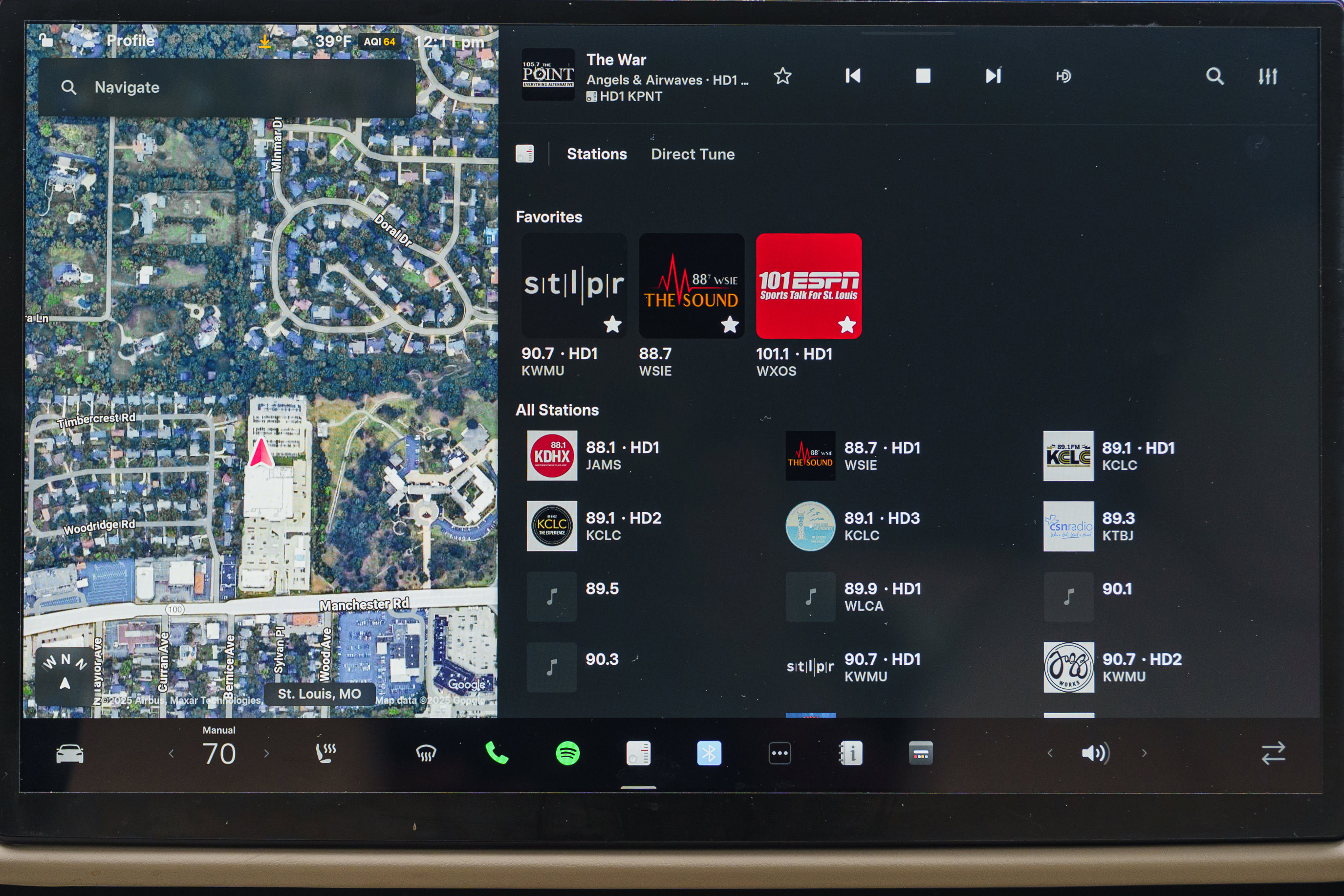 Used 2023 Tesla Model S Standard Range image 12