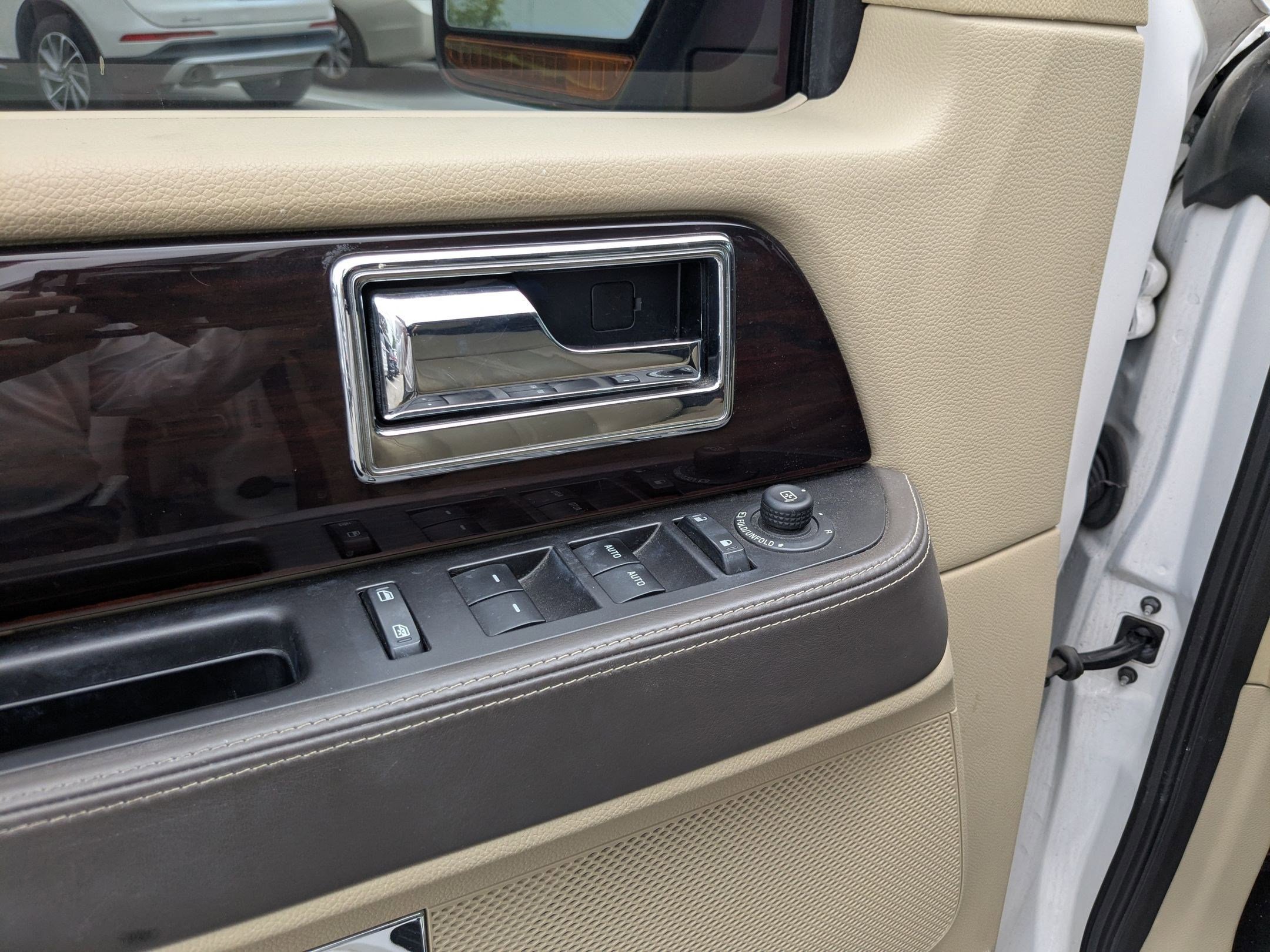 Used 2017 Lincoln Navigator Reserve RWD image 12