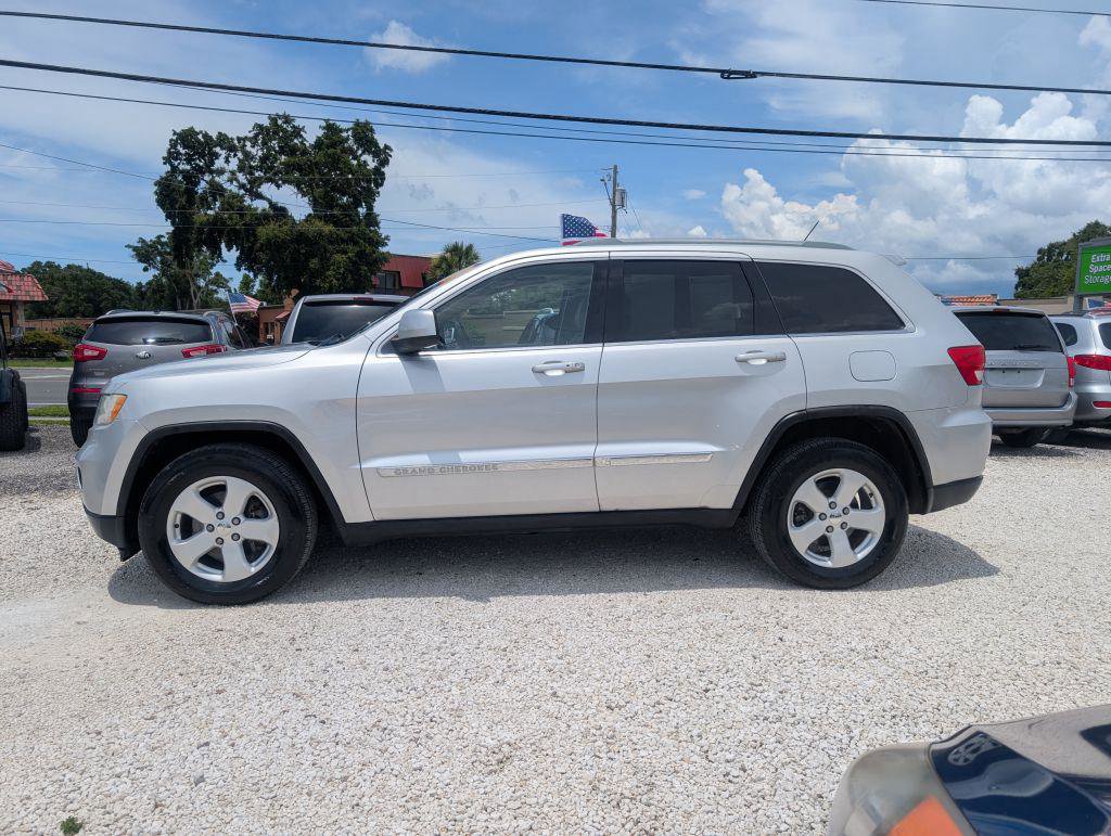 Used 2011 Jeep Grand Cherokee Laredo image 8