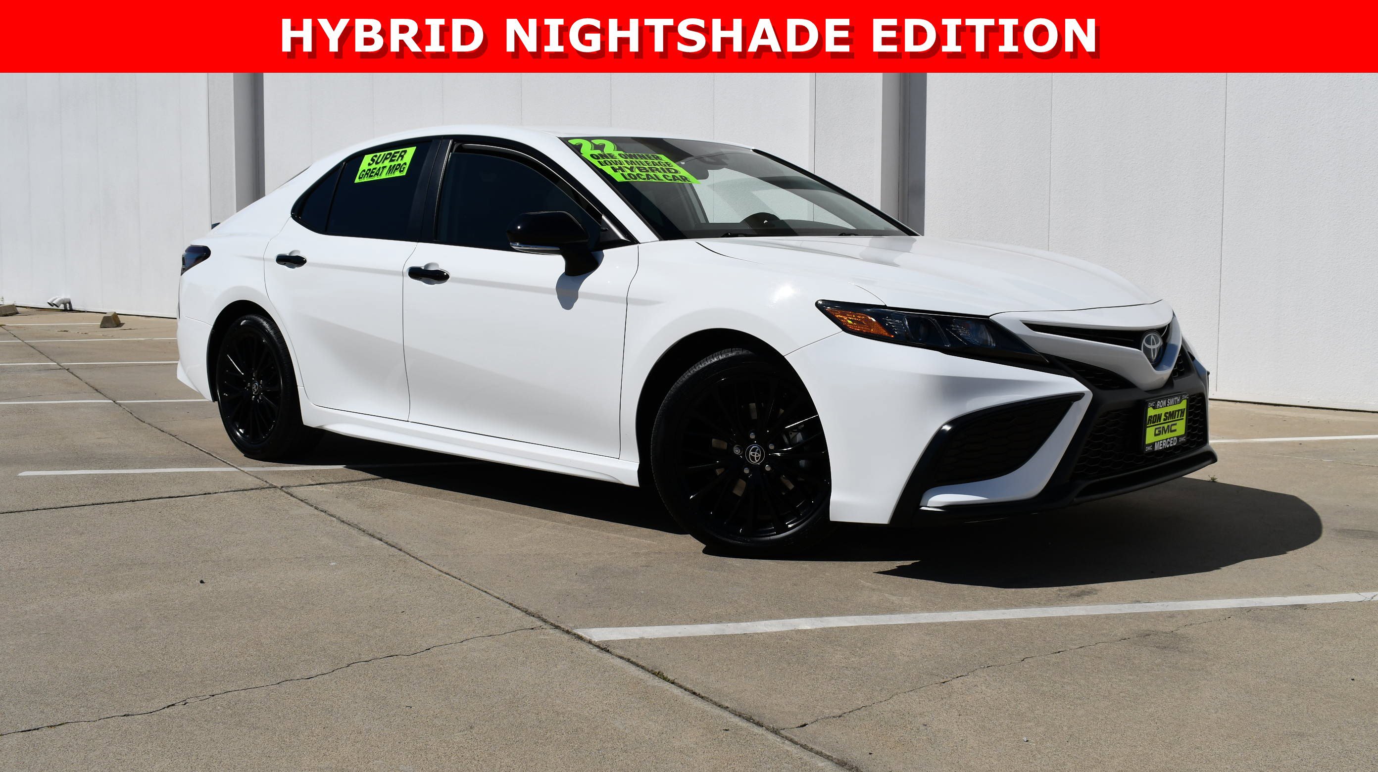 Used 2022 Toyota Camry SE FWD image 2