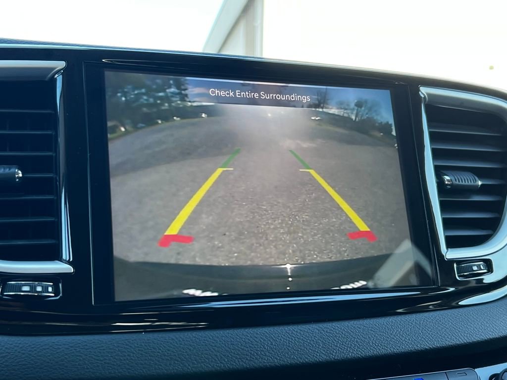 Used 2024 Chrysler Pacifica Touring-L image 30