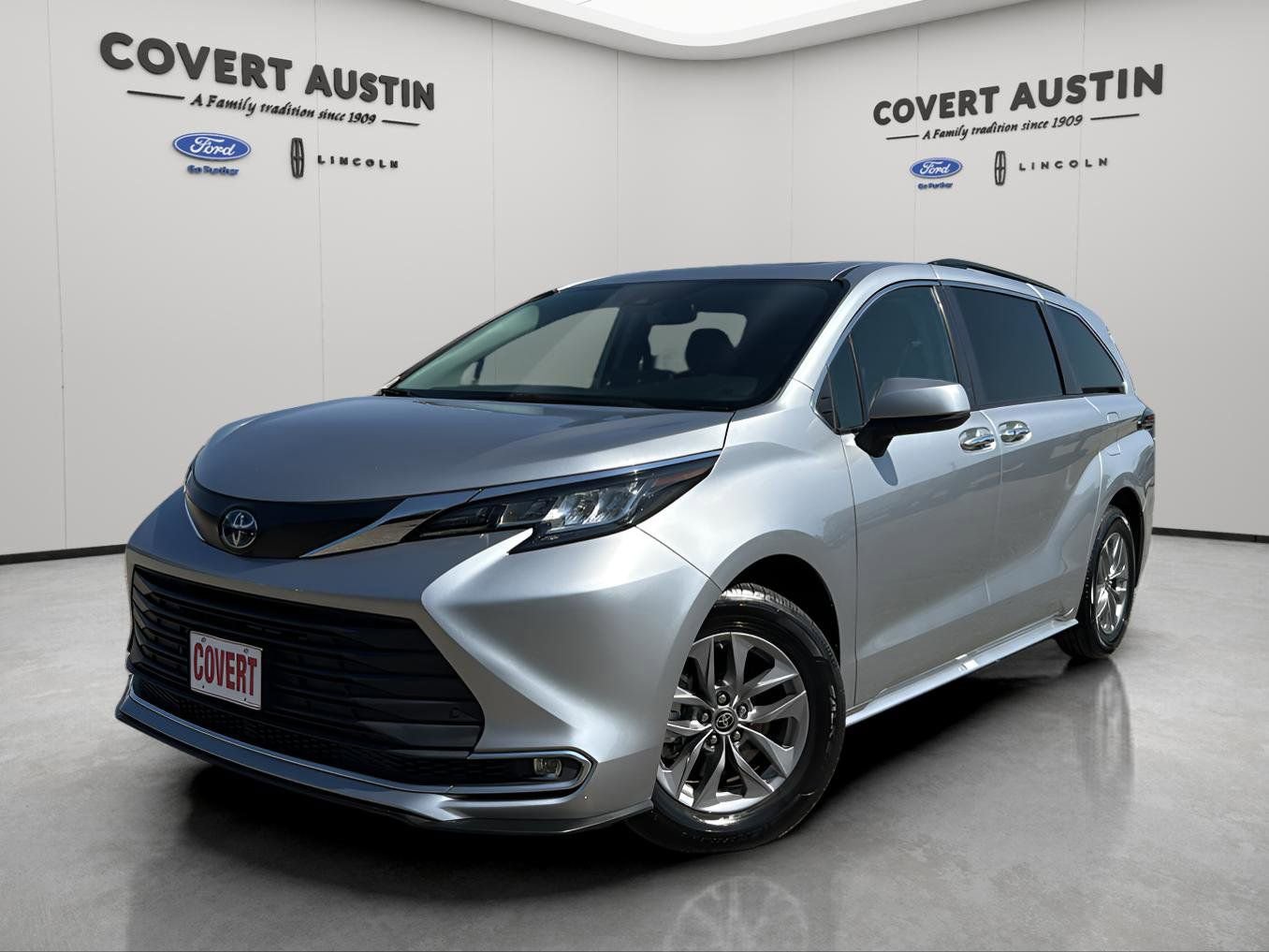 Used 2023 Toyota Sienna XLE