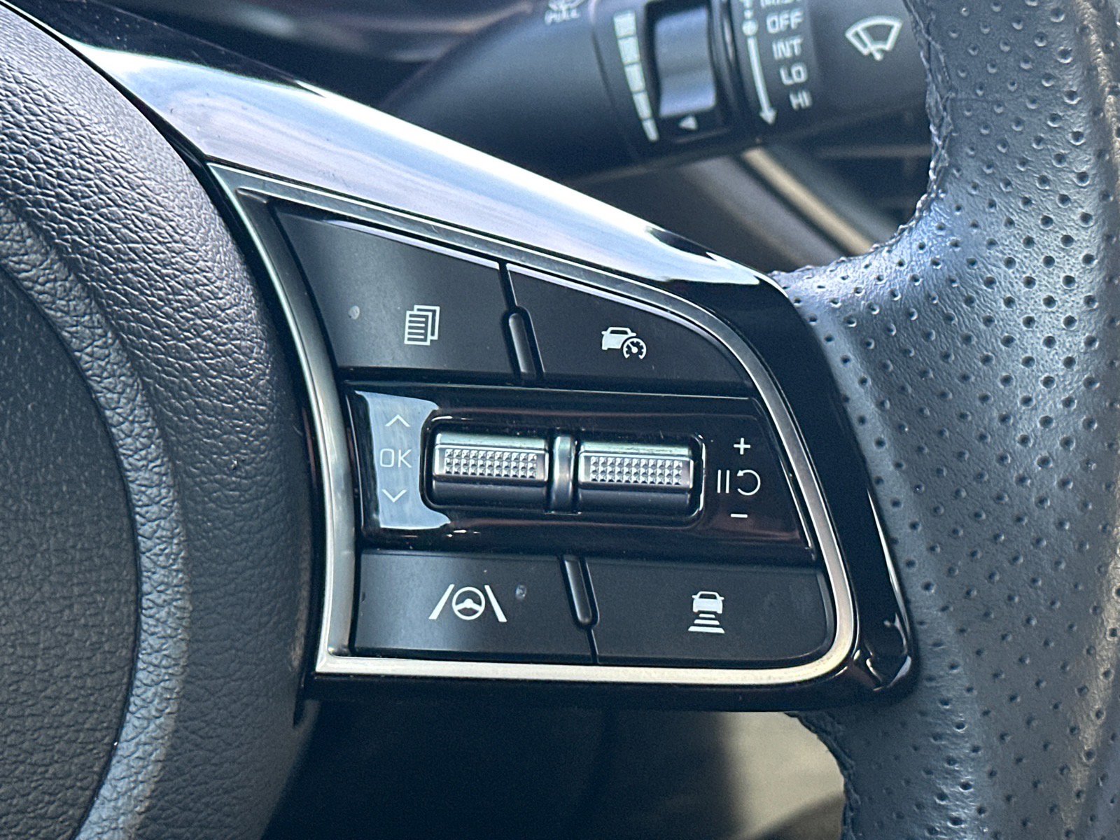 Certified 2024 Kia Forte GT-Line FWD image 11