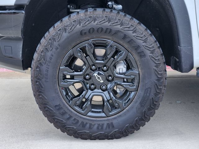Used 2026 Chevrolet Silverado 1500 ZR2 w/ Dark Appearance Package AWD/4WD image 11
