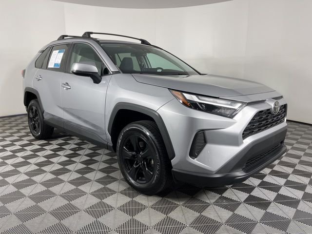 Used 2022 Toyota RAV4 XLE image 2