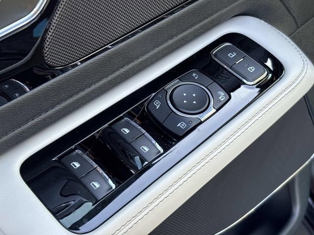 New 2026 Lincoln Aviator 2WD w/ Jet Appearance Package image 24