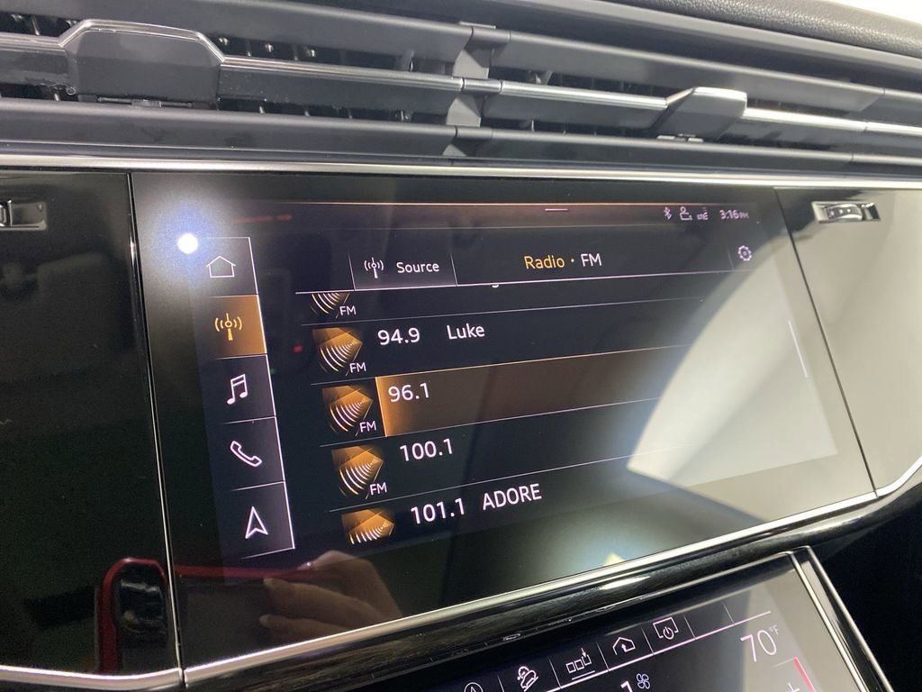 Used 2019 Audi Q8 Premium Plus w/ Premium Plus image 16